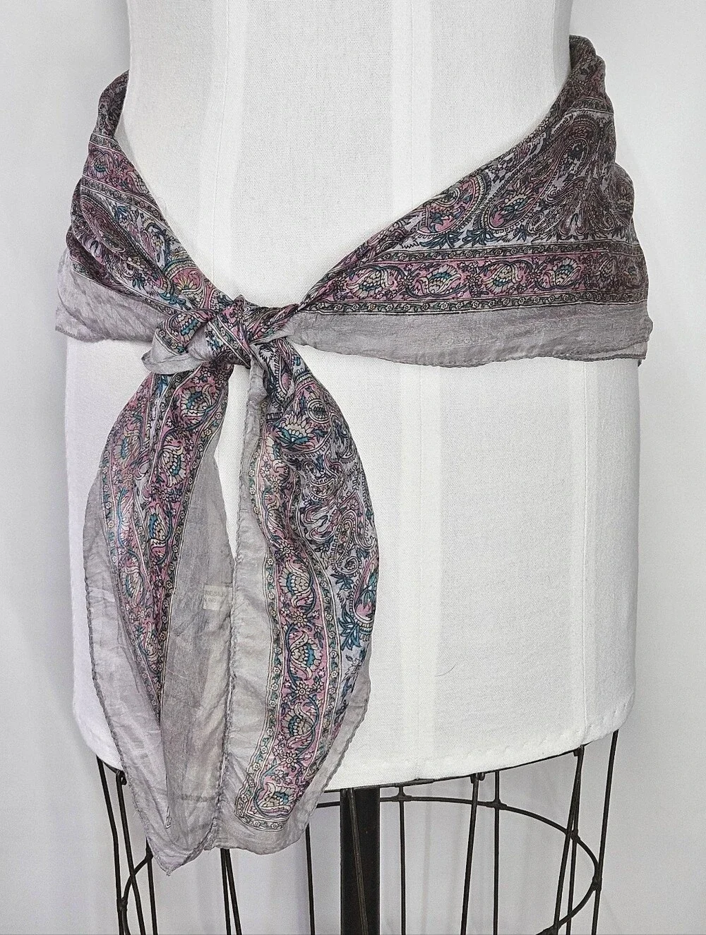 🛑SOLD🛑 Scarf 38x39